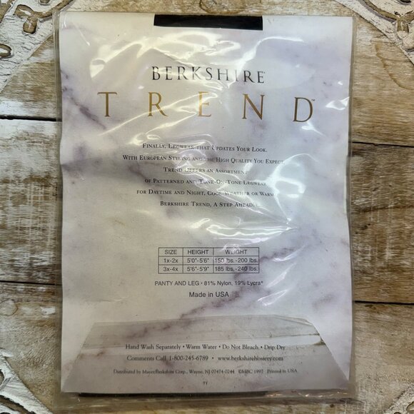 NWT Berkshire Trend Shimmer Link European Styling Legwear - Picture 4 of 5